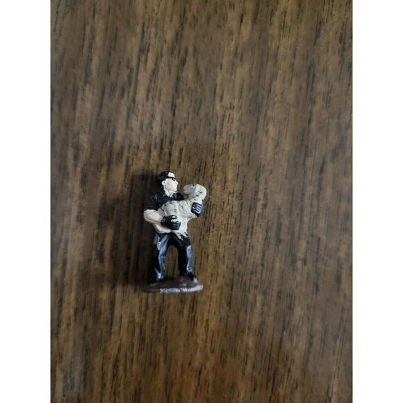 Ian Malcolm 1997 U.C.S. & Amblin Jurassic Park 1in/1 " Diecast Metal Mini Fig - Picture 1 of 9